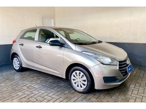 HYUNDAI HB20 1.0 COMFORT 12V FLEX 4P MANUAL HYUNDAI HB20 1.0 COMFORT 12V FLEX 4P MANUAL